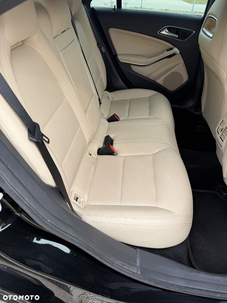 Mercedes-Benz CLA 250 7G-DCT Sport - 18