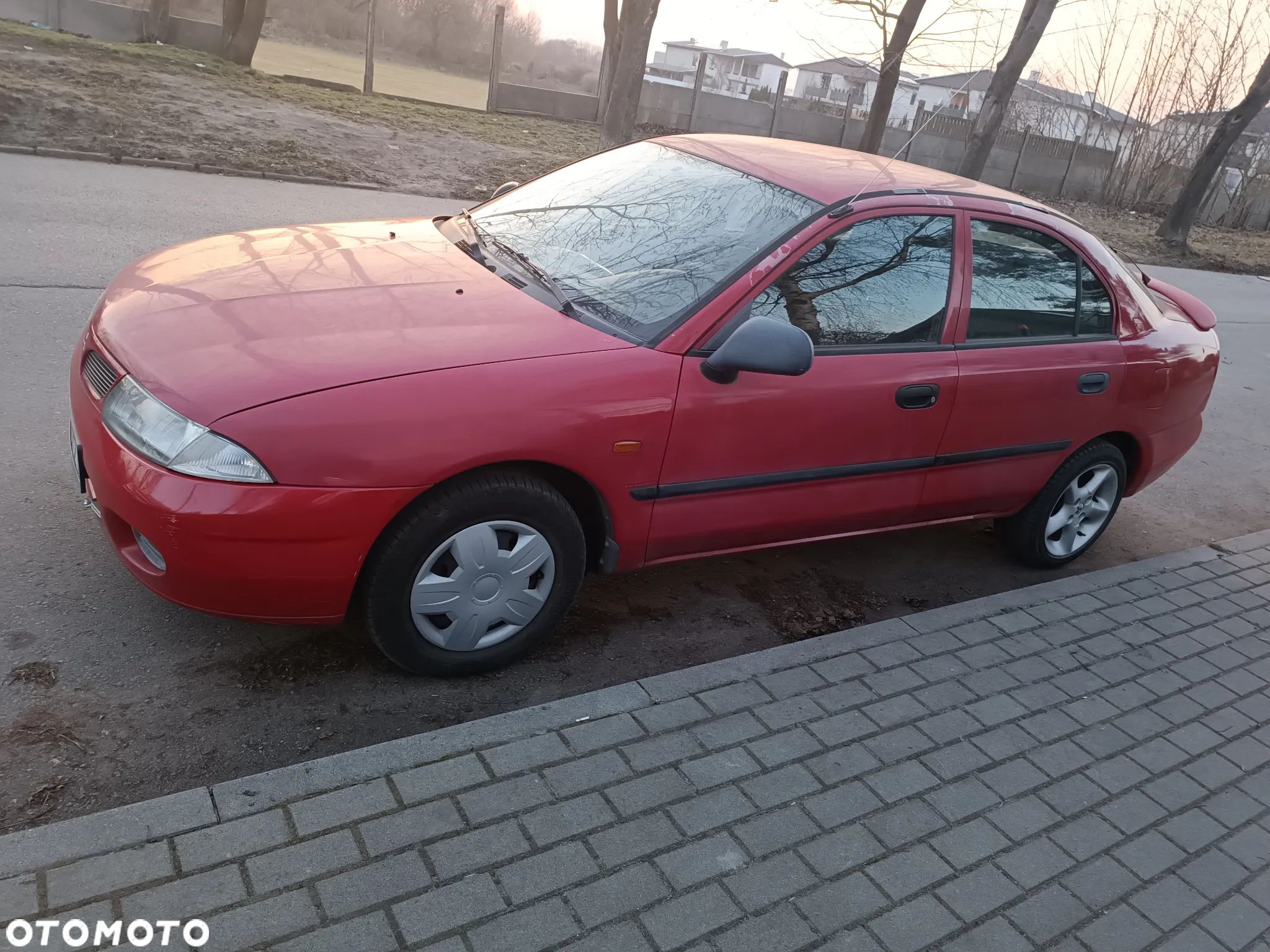 Mitsubishi Carisma - 1