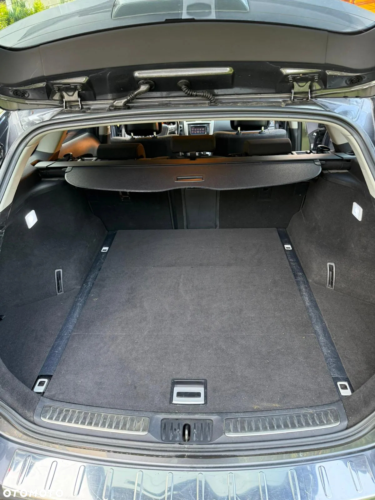 Toyota Avensis 2.2 D-4D Premium - 25