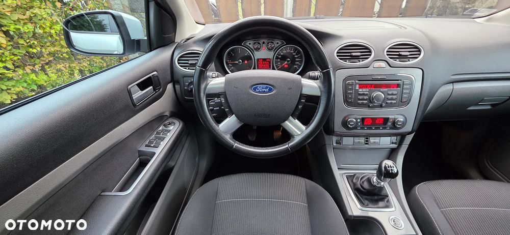 Ford Focus 2.0 TDCi DPF Titanium - 38