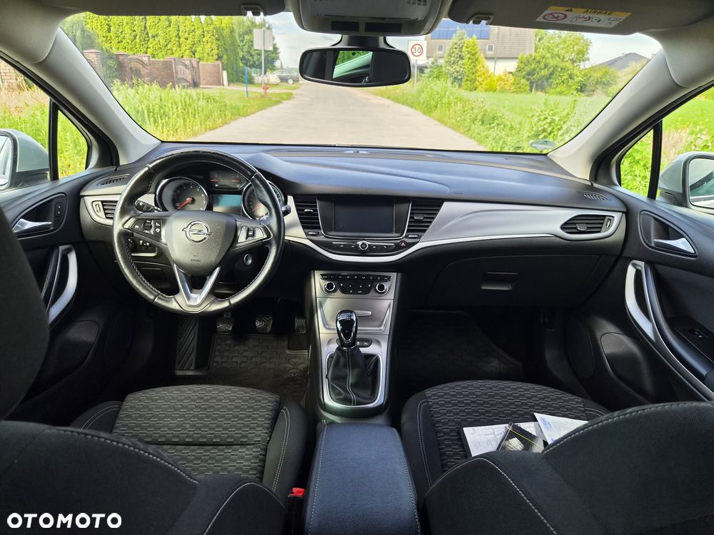 Opel Astra 1.4 Turbo Business - 11