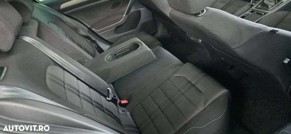 Volkswagen Golf - 9