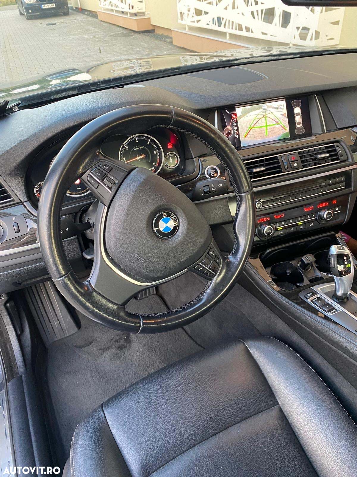 BMW Seria 5 520d AT - 9