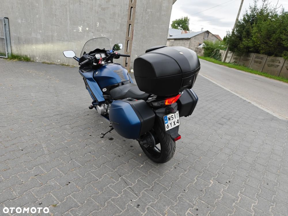 Yamaha FJR - 8