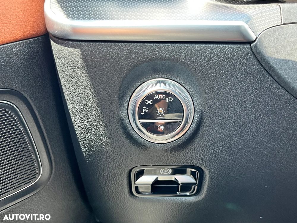 Mercedes-Benz C 300 e 4MATIC PHEV - 20