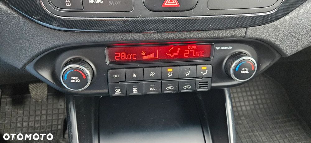 Kia Carens 1.6 GDI S EU6 - 37