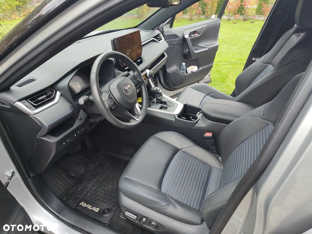 Toyota RAV4 - 11