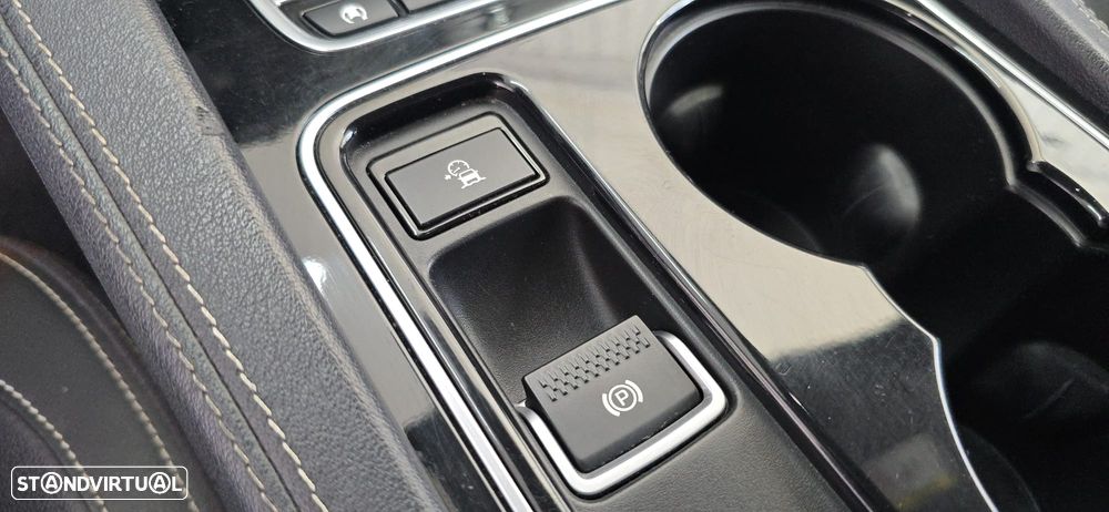 Jaguar F-Pace 2.0 i4D R-Sport AWD Aut. - 25