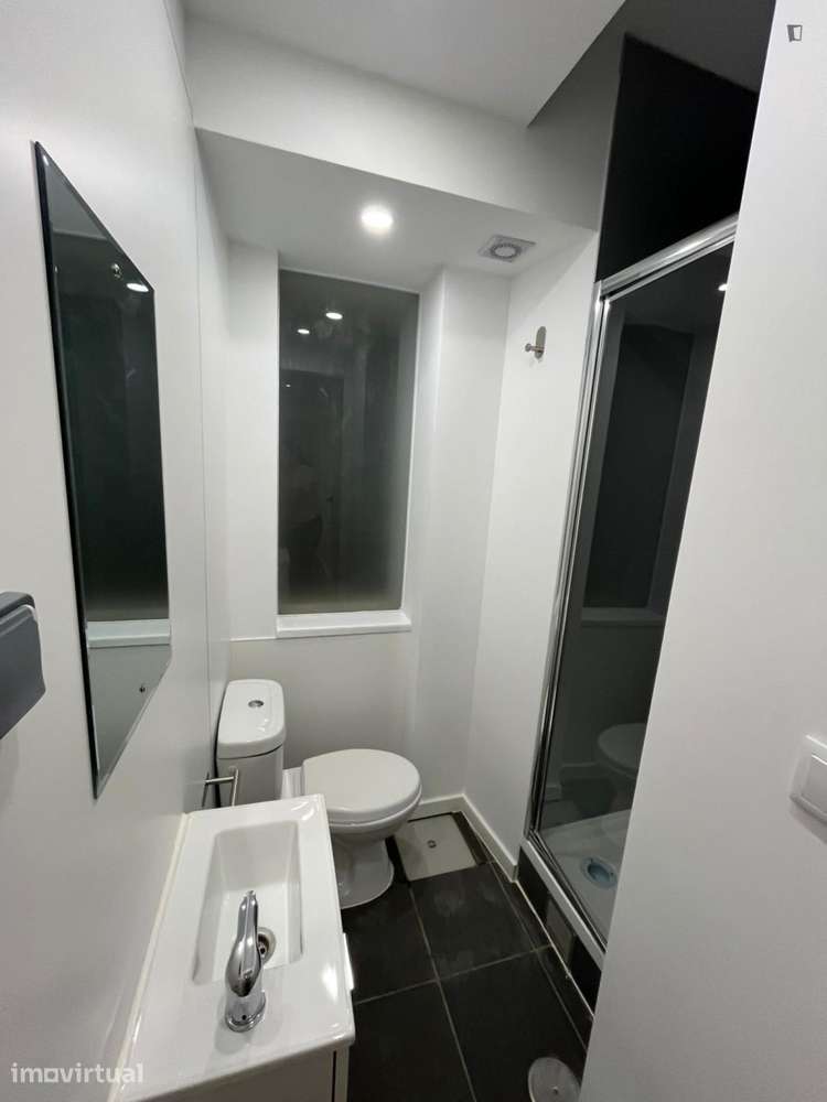 Quarto - localizado em Lisbon - Grande imagem: 3/15