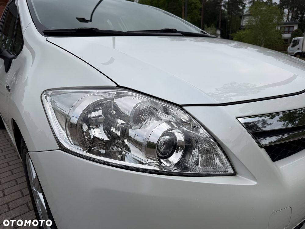 Toyota Auris 1.8 HSD Luna - 12