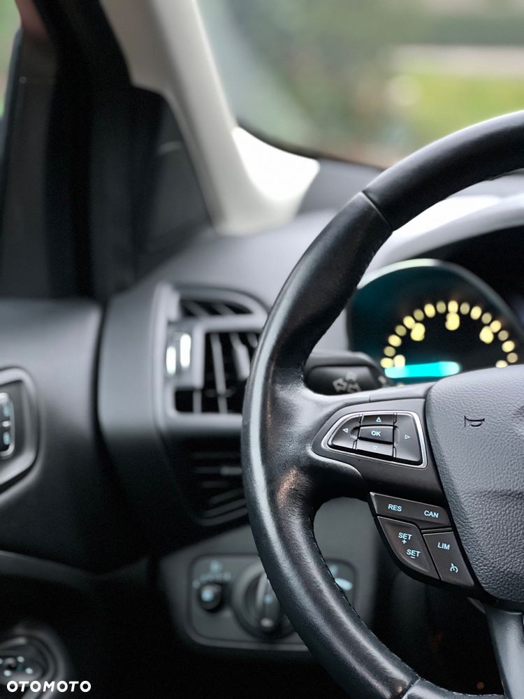 Ford Kuga 2.0 TDCi 4x4 Vignale - 36