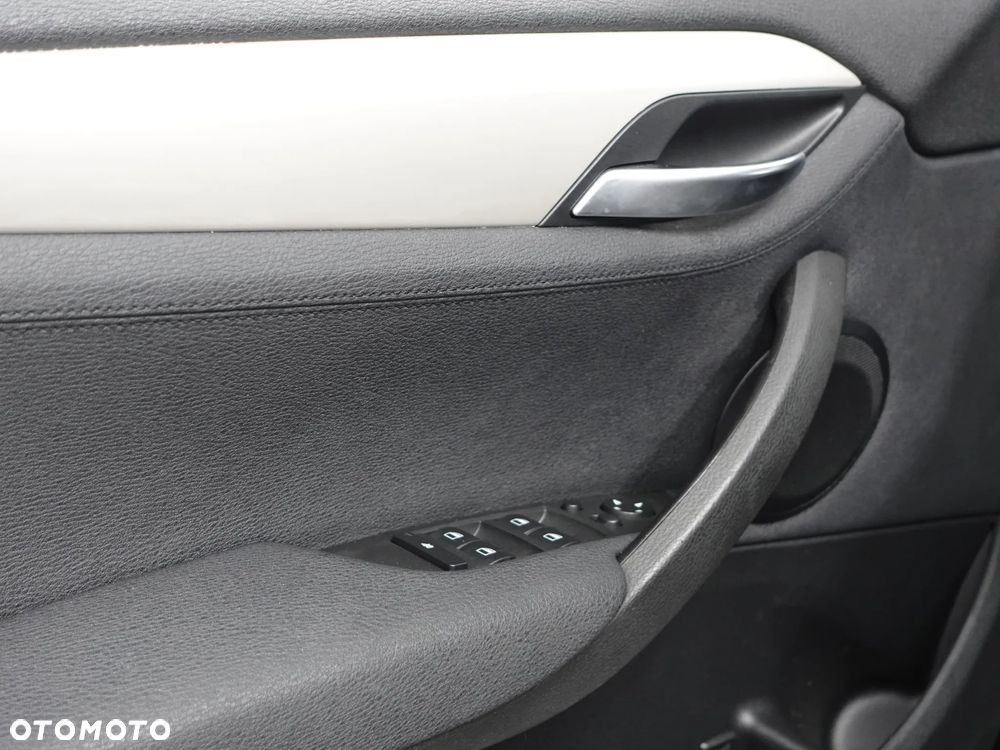 BMW X1 xDrive20i - 18