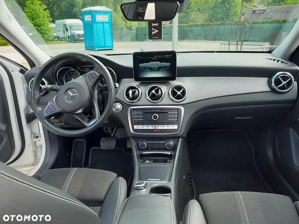 Mercedes-Benz GLA 220 4-Matic Urban - 13