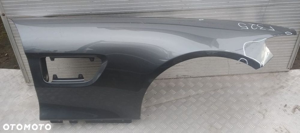 F325  BŁOTNIK MERCEDES W190 GT - 1