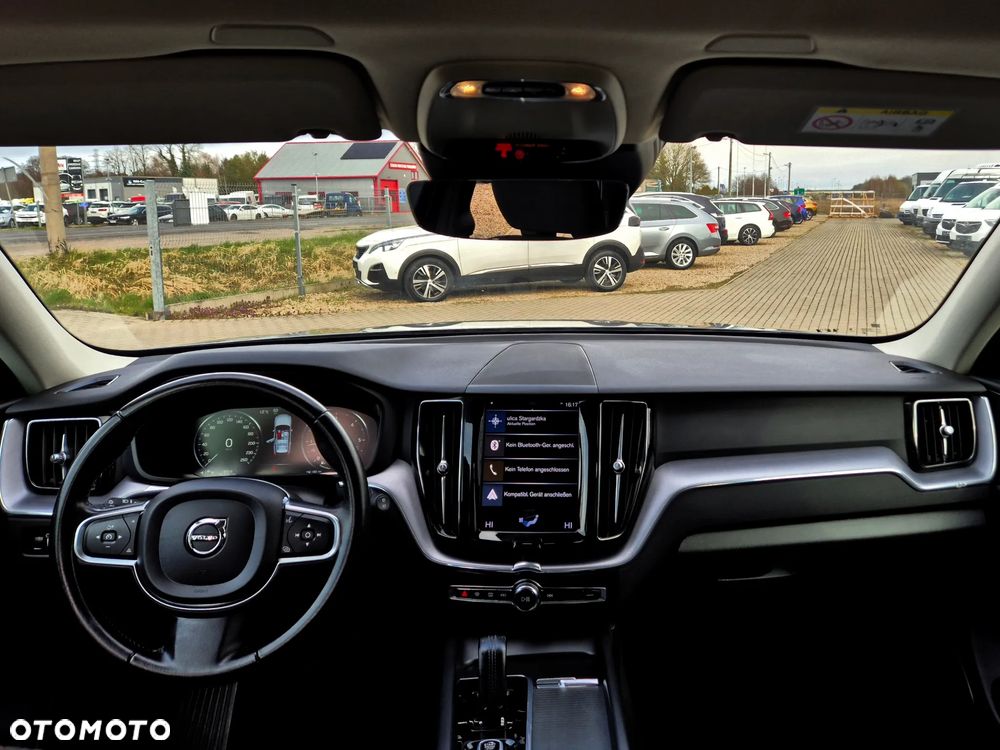 Volvo XC 60 B4 D AWD Geartronic Momentum Pro - 27