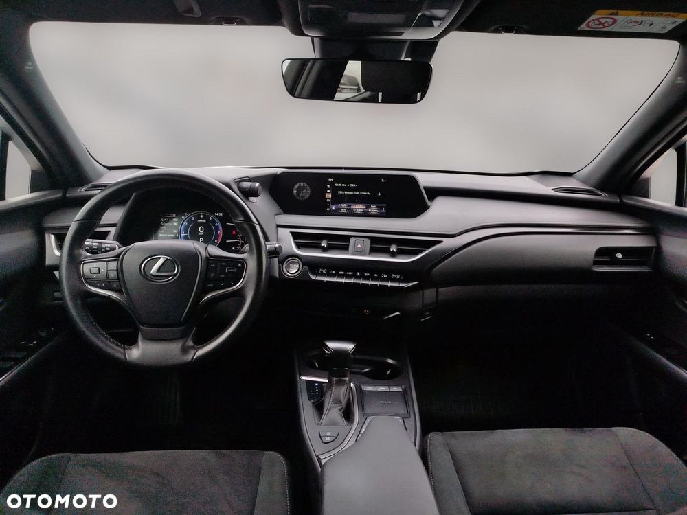 Lexus UX - 13