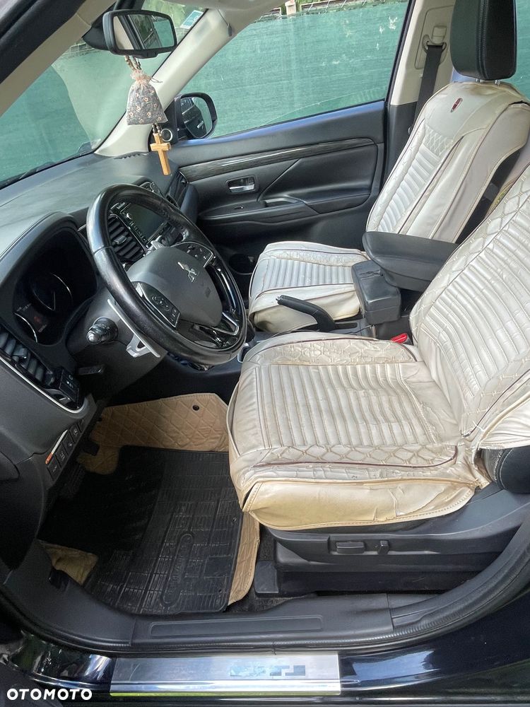 Mitsubishi Outlander 2.0 Intense + - 16