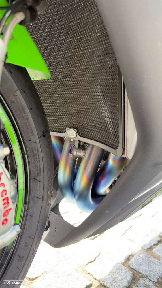 Kawasaki Ninja ZX10R - 11