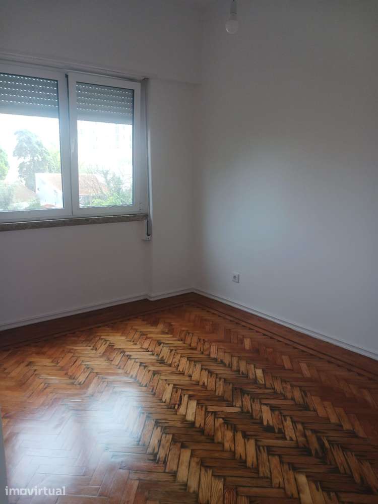 Campolide - T2 remodelado a estrear - Grande imagem: 4/7