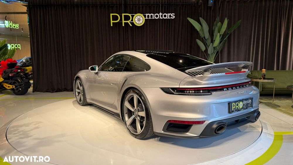 Porsche 911-TURBO-S - 10