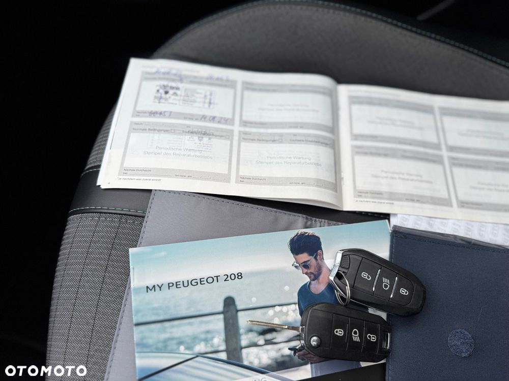 Peugeot 208 PureTech 100 EAT8 Allure - 36