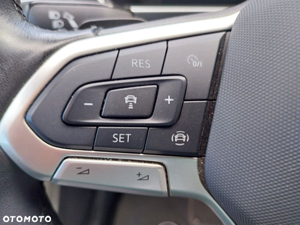 Volkswagen Tiguan - 17