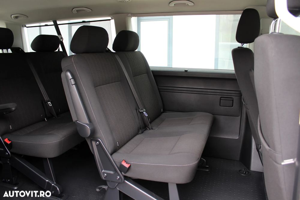 Volkswagen Caravelle - 8