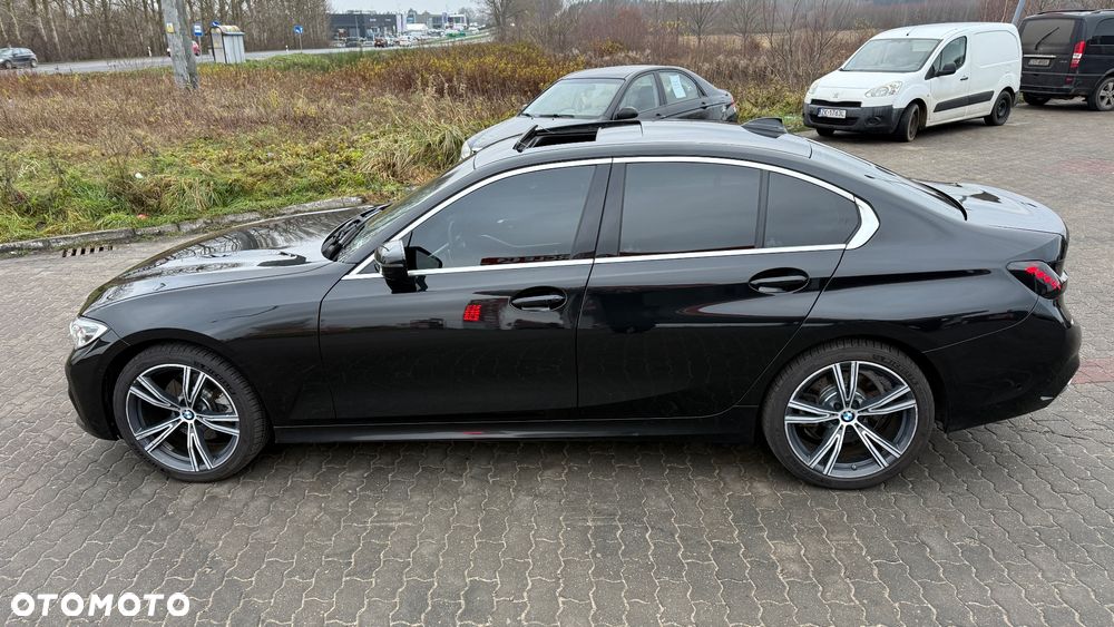 BMW Seria 3 330i xDrive Edition M Sport Shadow - 8