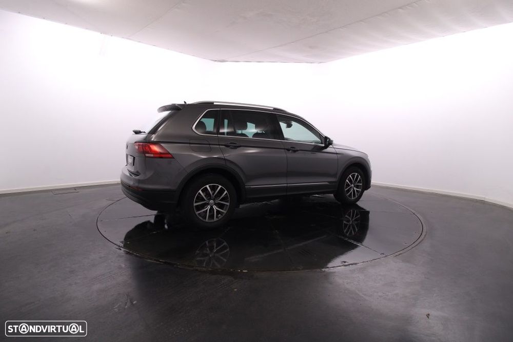 VW Tiguan 1.6 TDI Confortline - 8