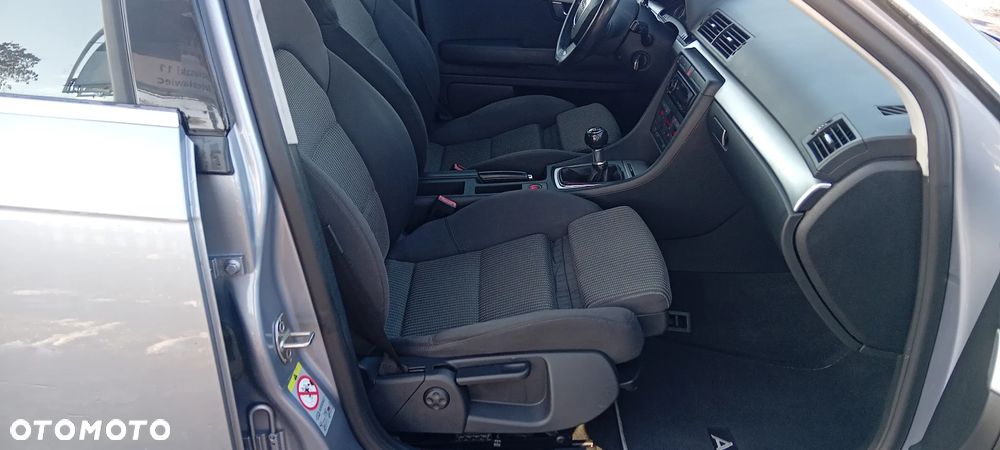 Audi A4 Avant 2.0 TDI - 10