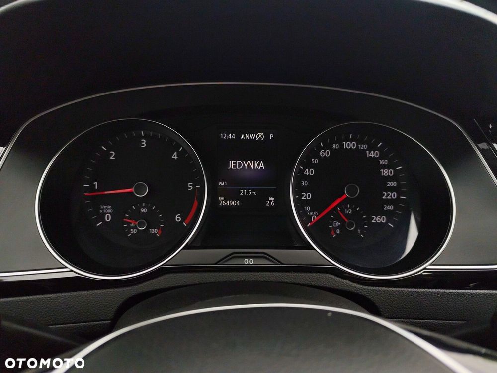 Volkswagen Passat - 22