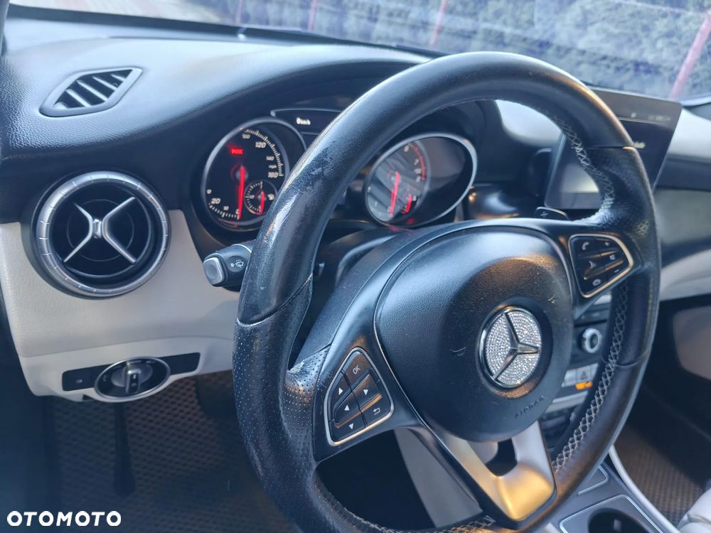 Mercedes-Benz CLA 250 7G-DCT Peak Edition - 13