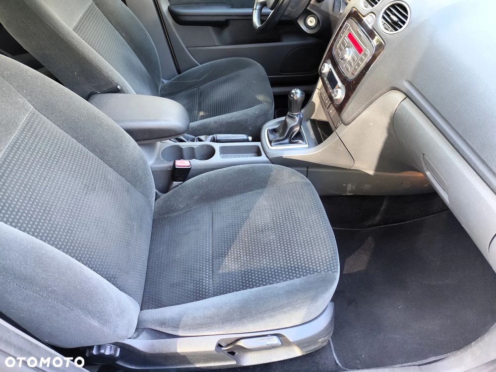 Ford Focus 1.6 TDCi DPF Ghia - 21