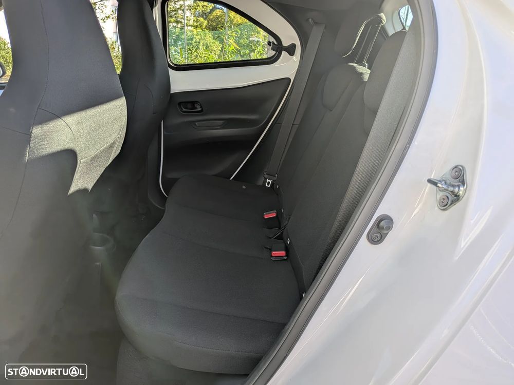 Toyota Aygo 1.0 X-Play - 16