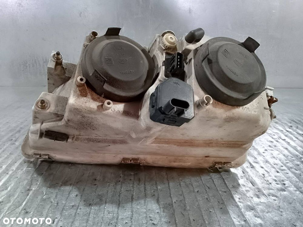 LAMPY PRZÓD KOMPLET VOLVO V40 1AG007861-33  1AG007861-34 30899682  30899683 - 4
