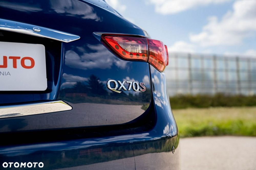 Infiniti QX70 - 17