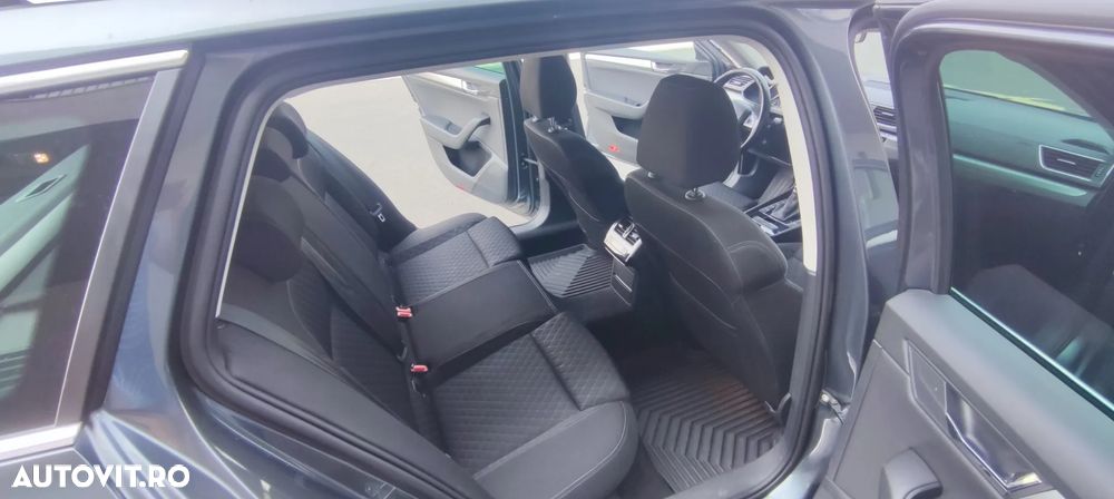 Skoda Superb Combi 2.0 TDI DSG Ambition - 15
