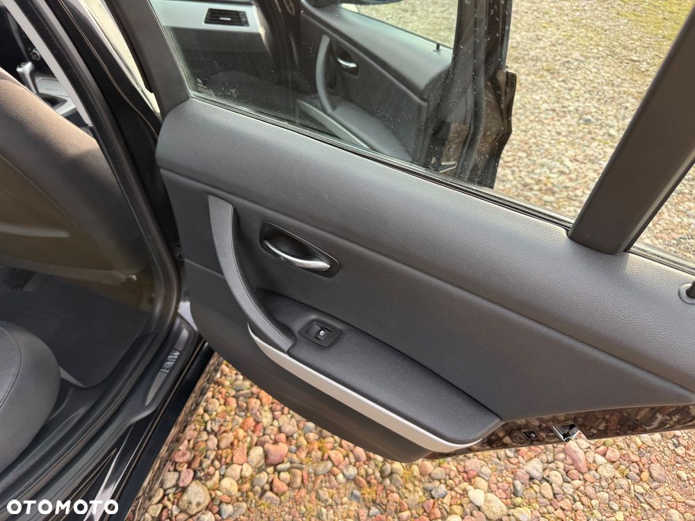 BMW Seria 3 318d DPF Edition Exclusive - 17