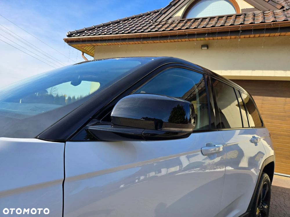 Jeep Grand Cherokee - 14