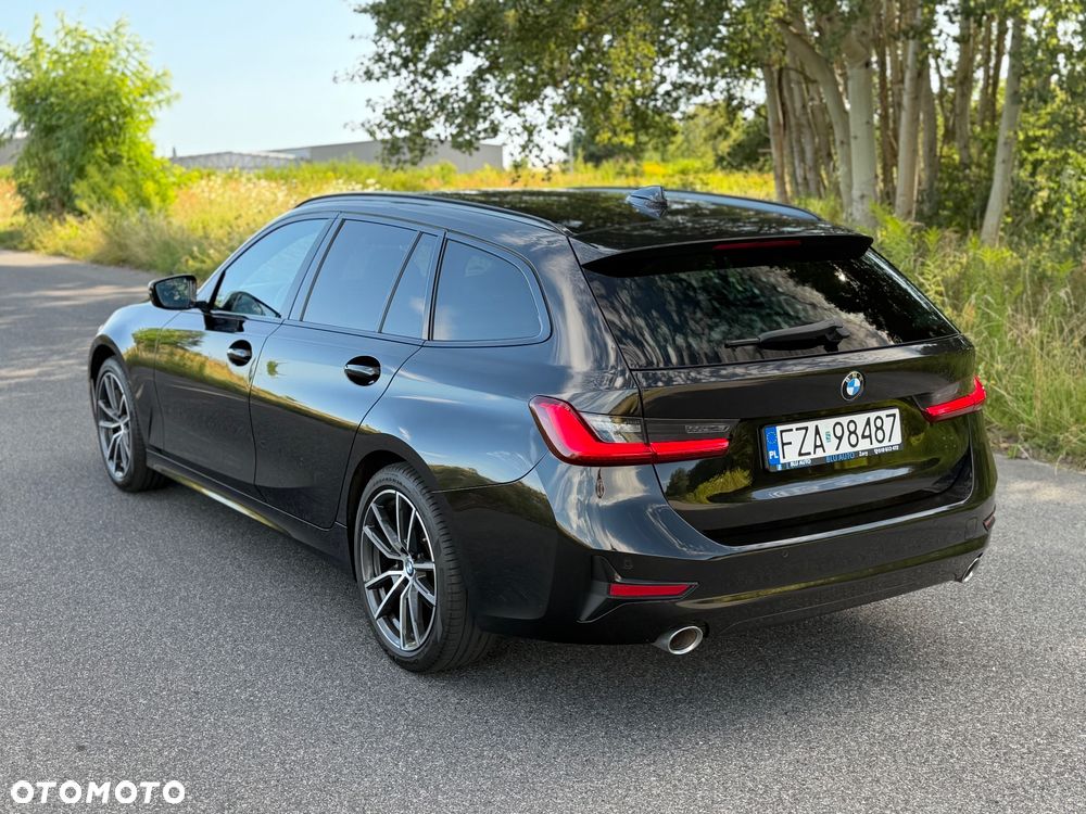 BMW Seria 3 320d Sport Line Shadow - 16