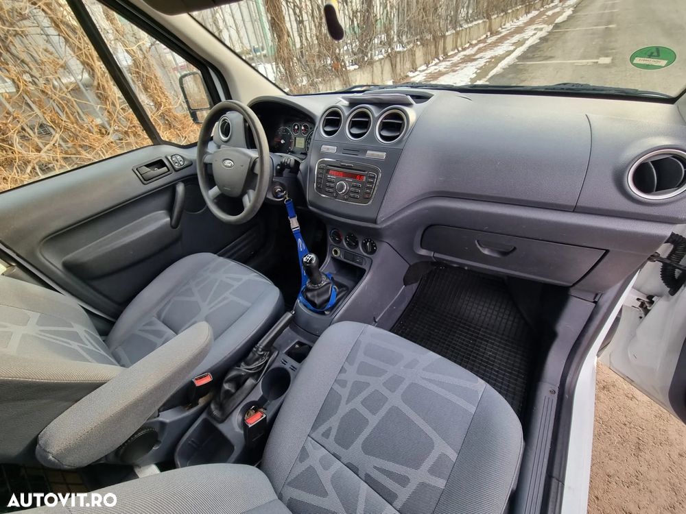 Ford Transit Connect - 8