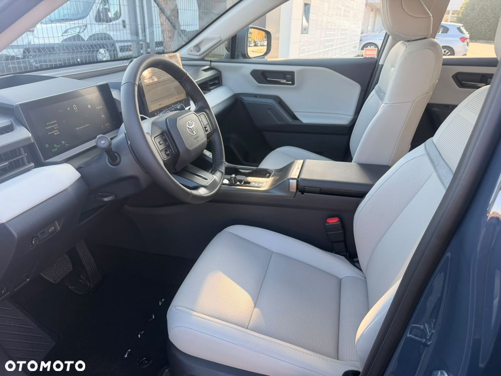 Toyota RAV4 - 8