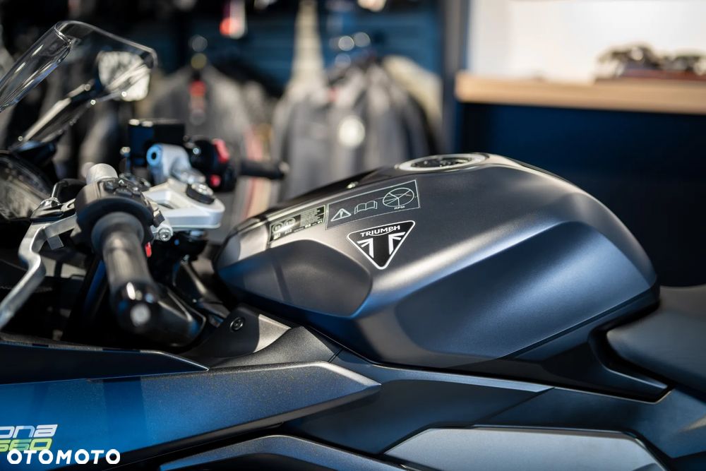 Triumph Daytona - 18