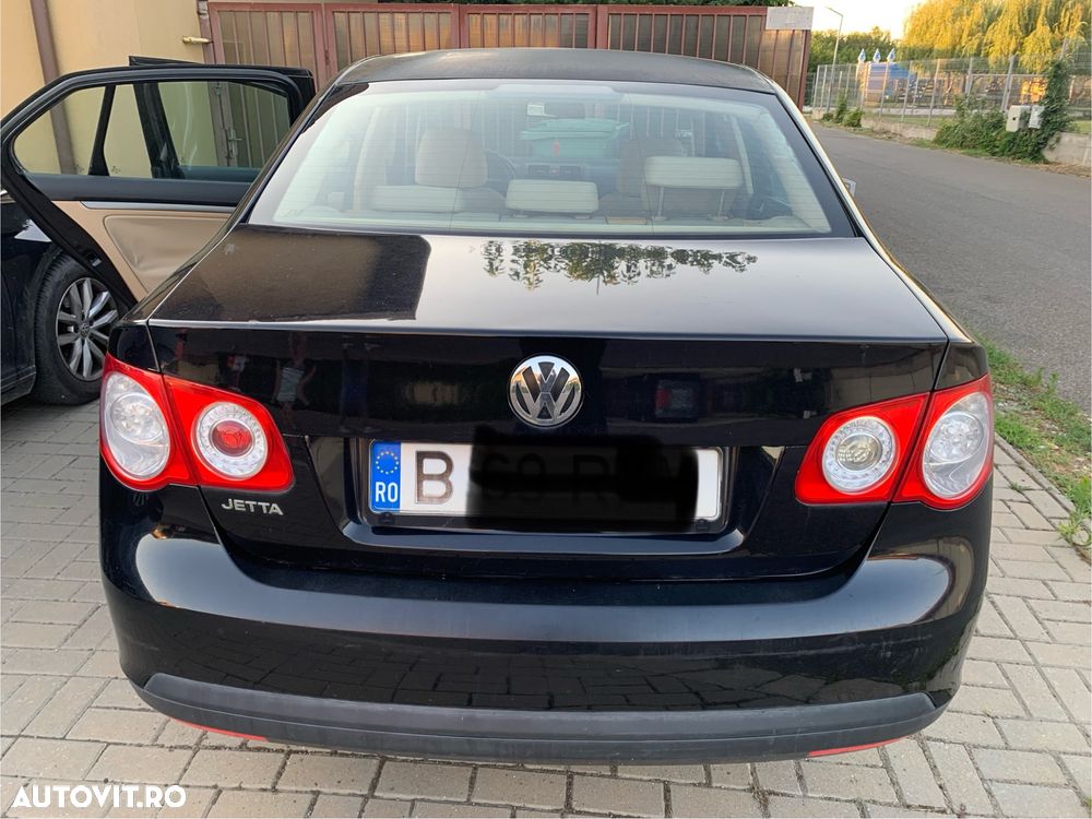 Volkswagen Jetta - 2