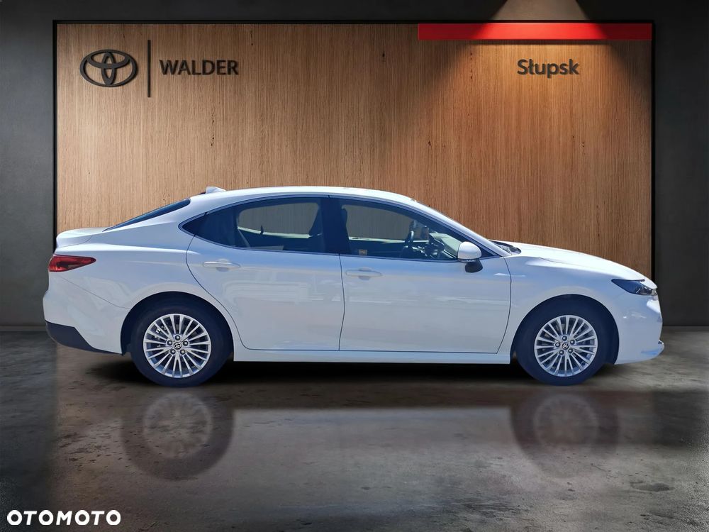 Toyota Camry - 6