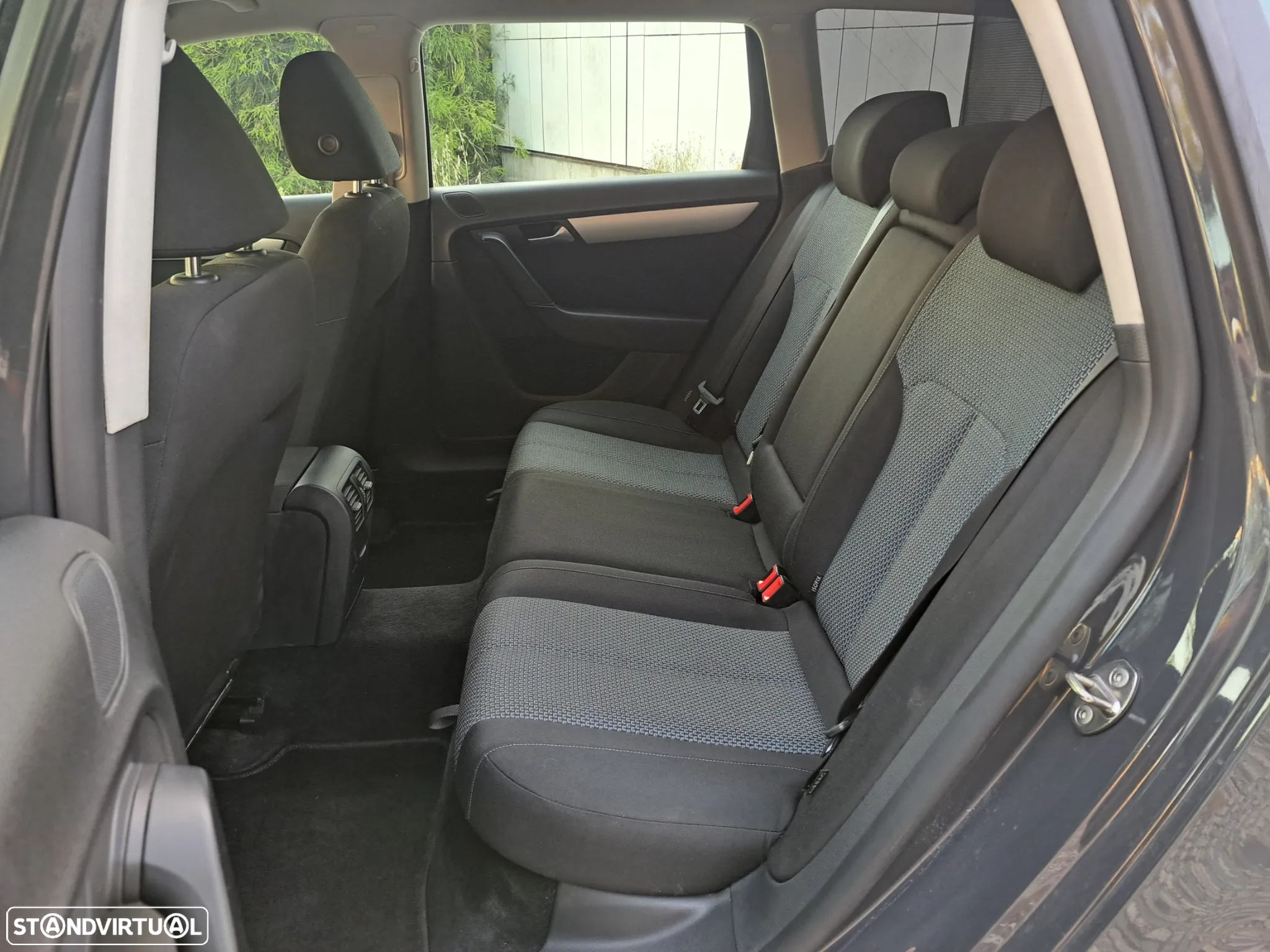 VW Passat Variant 1.6 TDI BlueMotion - 27