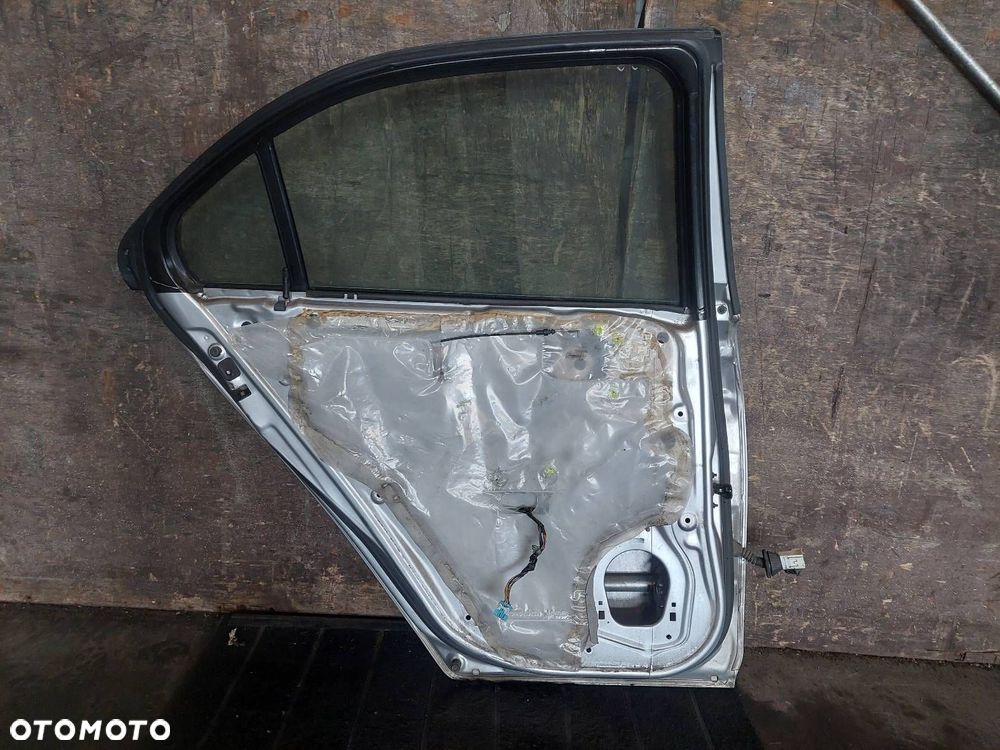 DRZWI KOMPLETNE LEWY TYŁ HONDA ACCORD VII SEDAN NH623M - 10
