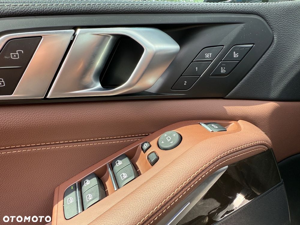 BMW X5 xDrive40i - 14