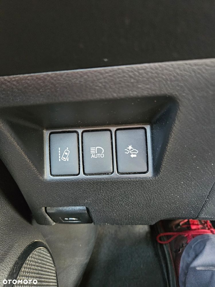 Toyota Yaris 1.0 VVT-i - 24