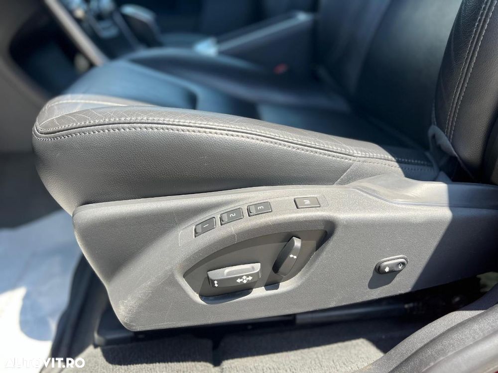 Volvo XC 60 D5AWD Momentum - 21